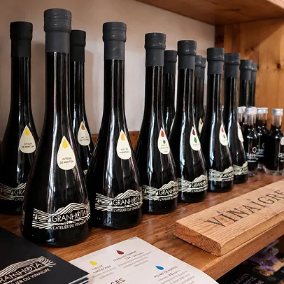 Bouteilles-de-vin-créatif-comptoir-des-passions-épicerie-fine